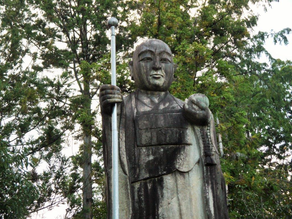中津川の山王寺、日本一の石仏
